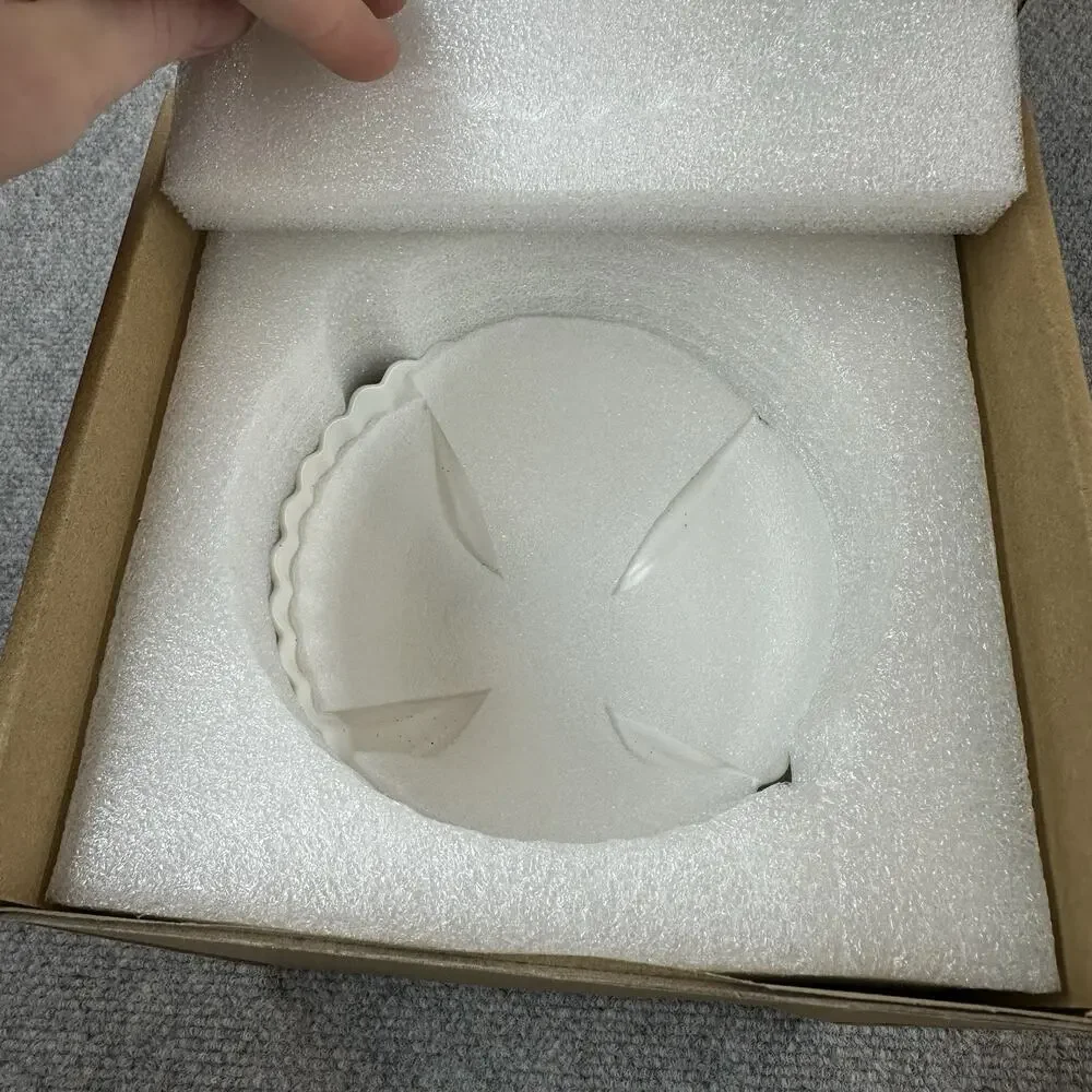 WENSHUO Daisy Bowls Set of 4 Nacre White Ceramic 5.5” Speckled Floral Ice Cream